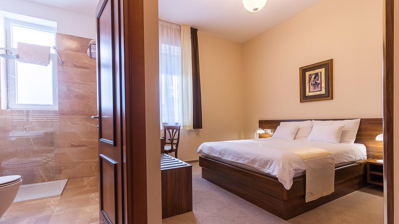 Hotel Maroon ซาเกร็บ ภายนอก รูปภาพ