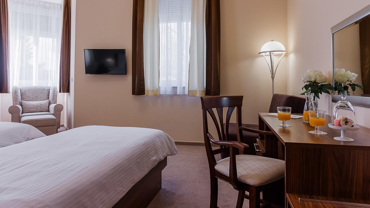 Hotel Maroon ซาเกร็บ ภายนอก รูปภาพ